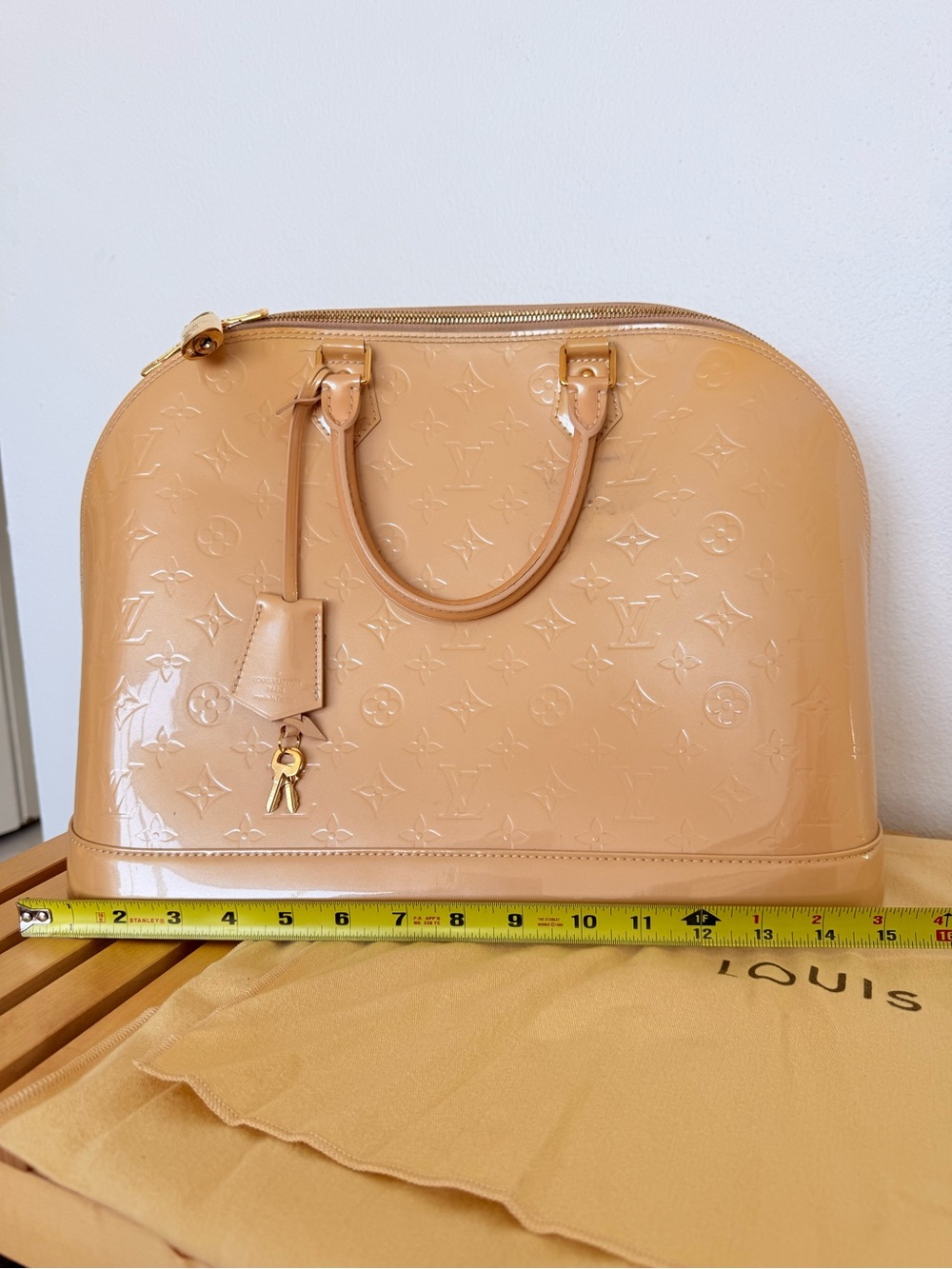 Louis Vuitton Patent Vernis Alma Satchel in Beige Nude